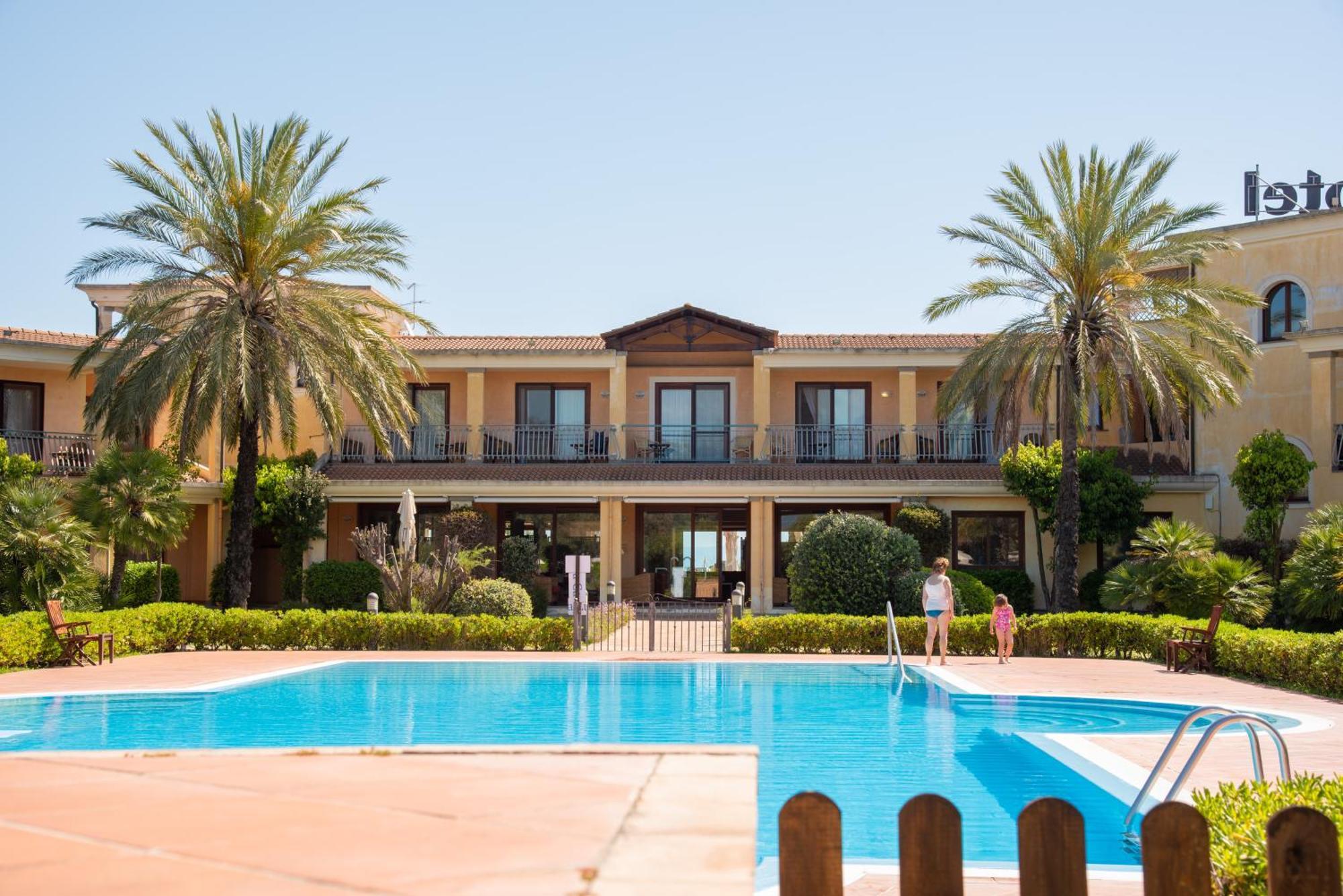 Santa Gilla Hotel 4*